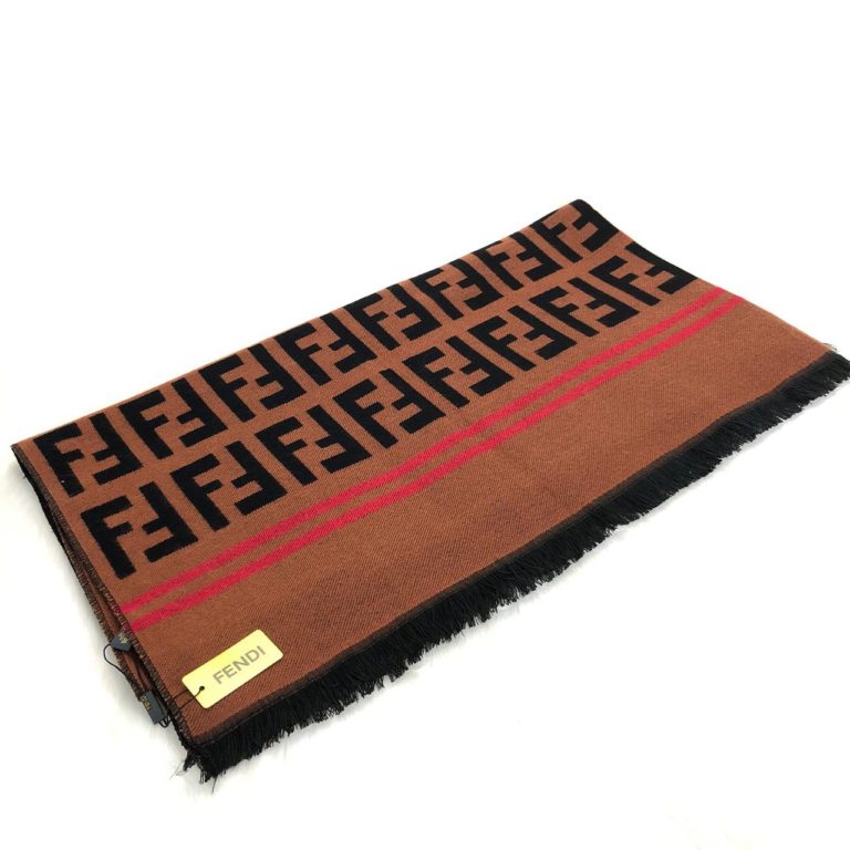fendi panco logo baskili 140x140 kasmir ve yun