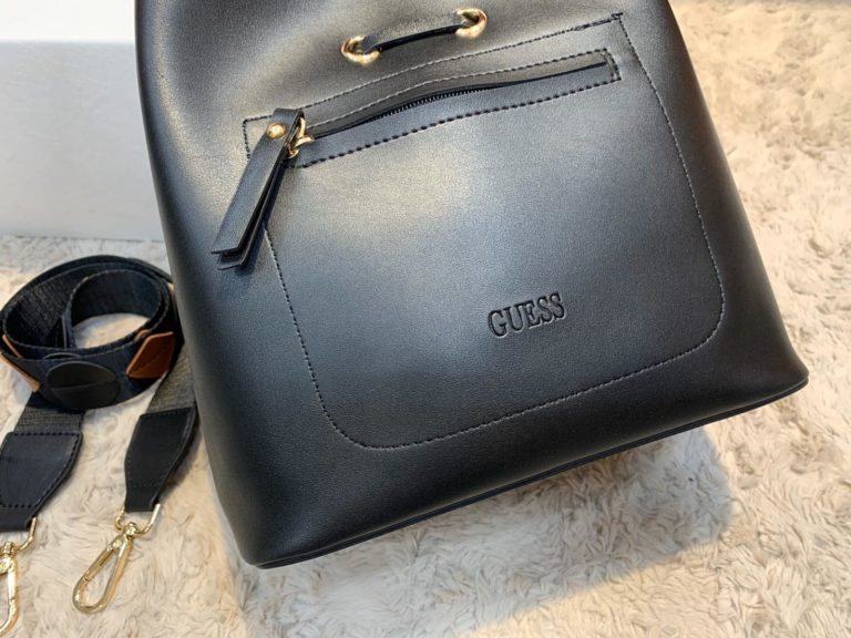 guess canta kova siyah yilan serit suni deri