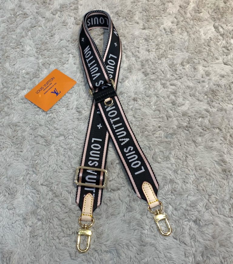 louis vuitton canta multi pochette siyah pembe yazili aski