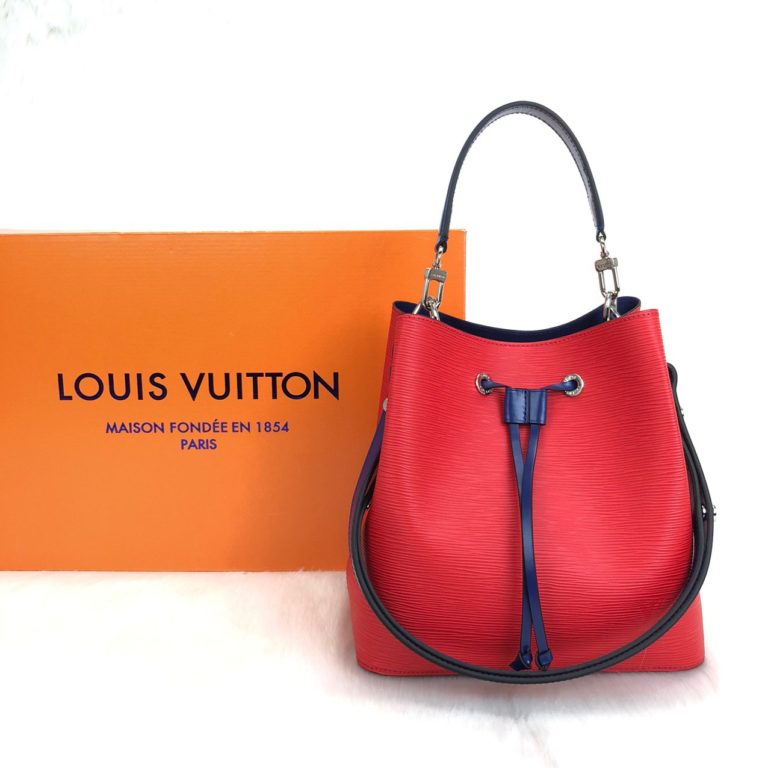 louis vuitton canta noenoe epi lacivert kirmizi orgu sap 26x26x17