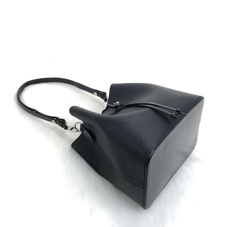 louis vuitton canta noenoe epi siyah orgu sap 26x26x17