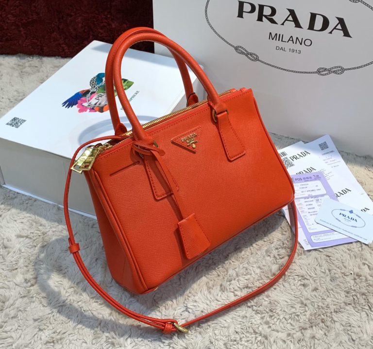 prada canta saffiano galleria kirmizi 27x18