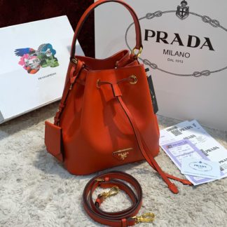 prada canta saffiano kova kirmizi ithal 24x24