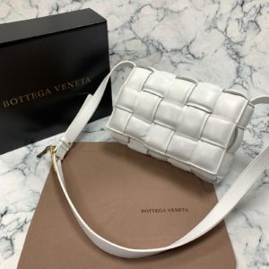 bottega vanetta canta Padded Cassette beyaz 26x18cm