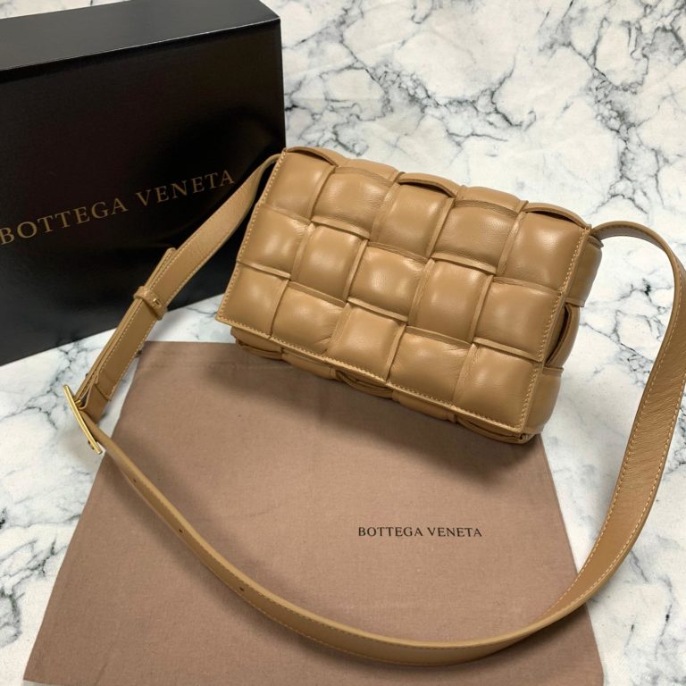bottega vanetta canta Padded Cassette camel 26x18cm
