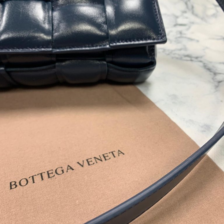 bottega vanetta canta Padded Cassette lacivert 26x18cm