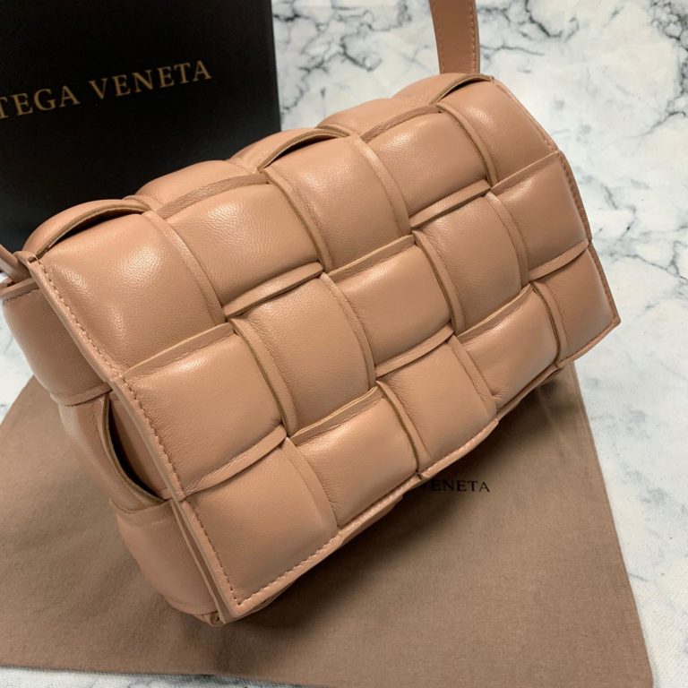 bottega vanetta canta Padded Cassette pudra 26x18cm