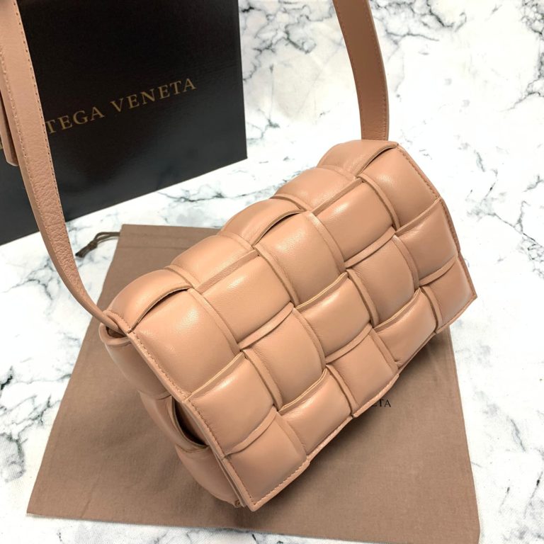 bottega vanetta canta Padded Cassette pudra 26x18cm