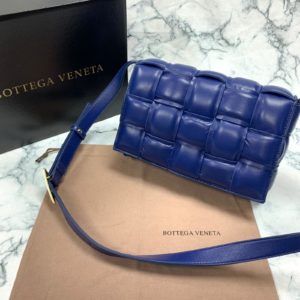 bottega vanetta canta Padded Cassette saks mavi 26x18cm