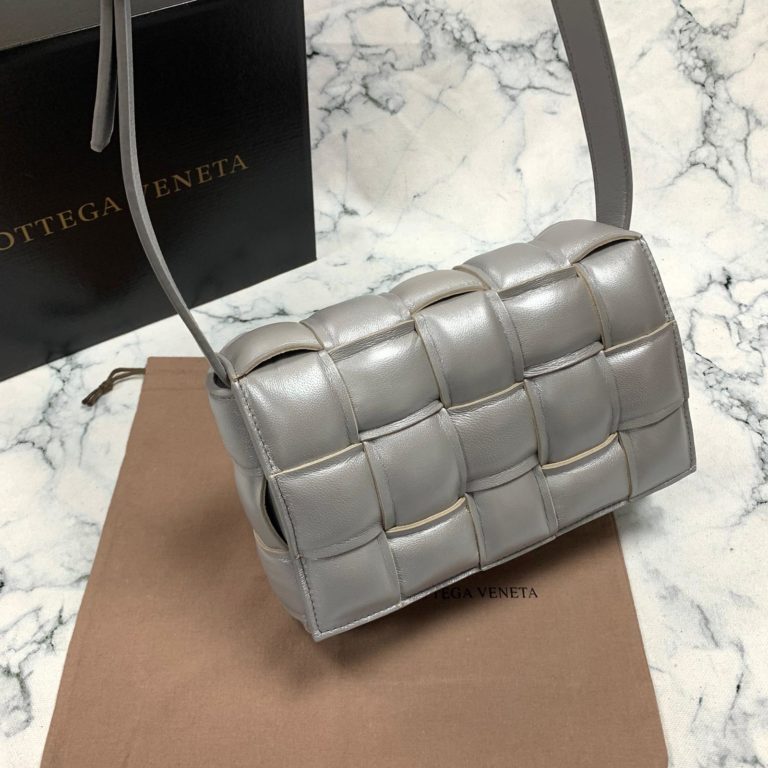bottega vanetta canta Padded Cassette silver 26x18cm