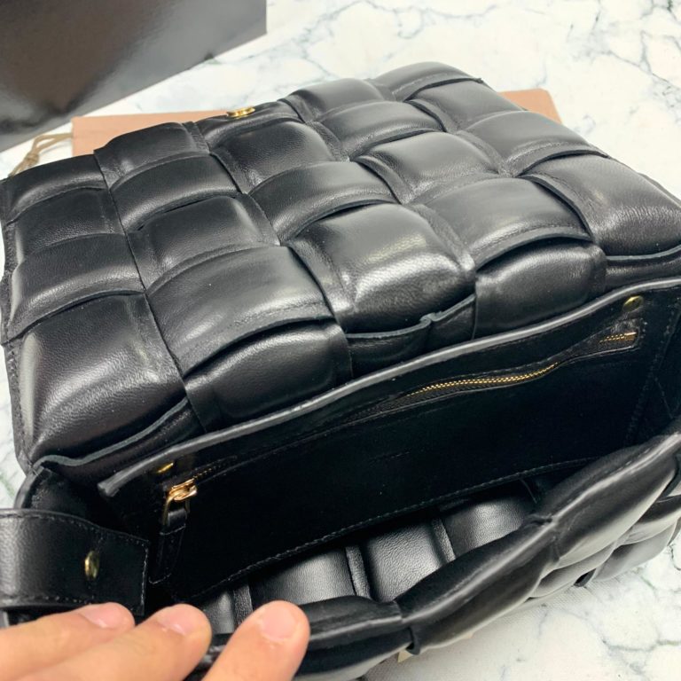 bottega vanetta canta Padded Cassette siyah 26x18cm