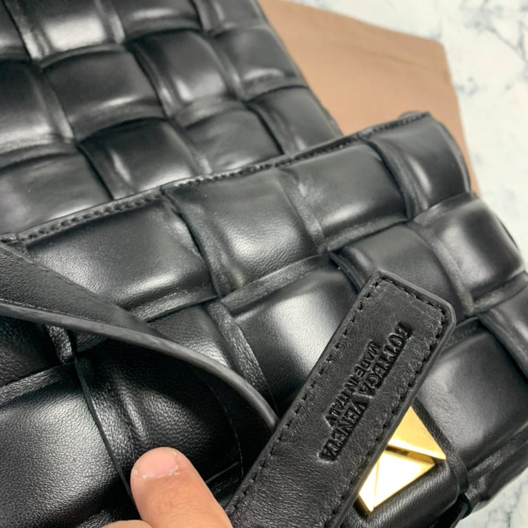 bottega vanetta canta Padded Cassette siyah 26x18cm