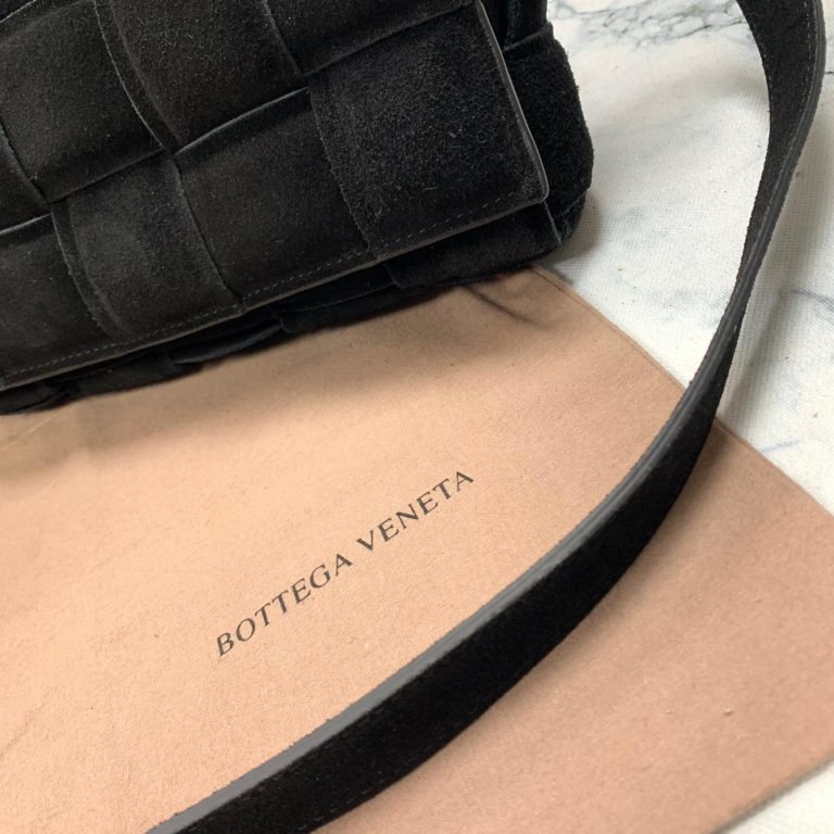 bottega vanetta canta Padded Cassette siyah suet 26x18cm