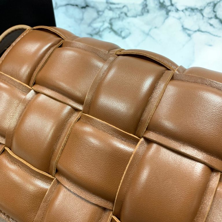 bottega vanetta canta Padded Cassette taba 26x18cm