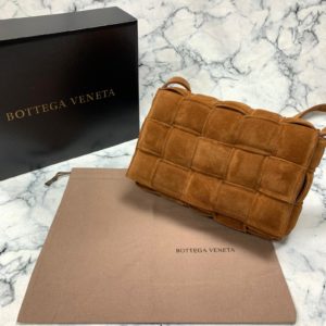 bottega vanetta canta Padded Cassette taba suet 26x18cm