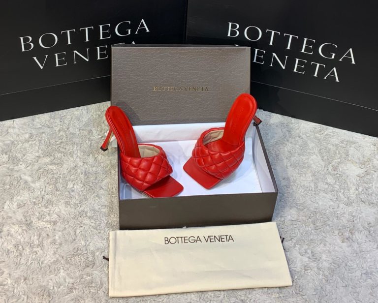 bottega vanetta terlik topuklu kirmizi