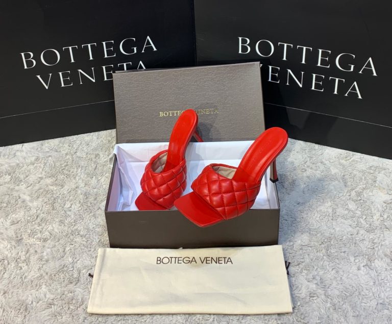 bottega vanetta terlik topuklu kirmizi