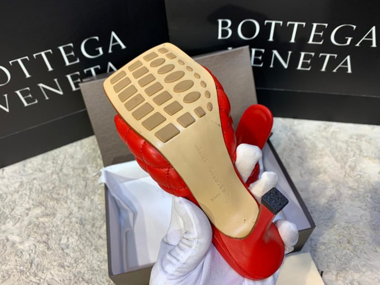 bottega vanetta terlik topuklu kirmizi
