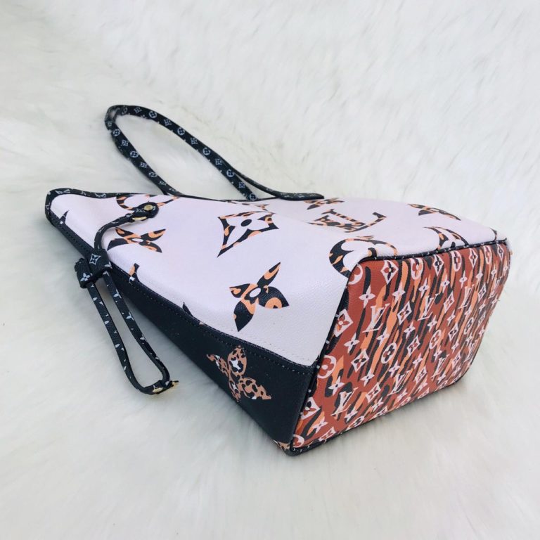louis vuitton canta neverfull beyaz buyuk logolu 31x28x17