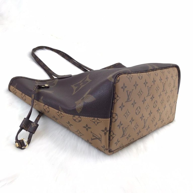 louis vuitton canta neverfull buyuk logolu 31x28x17