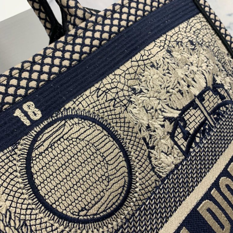 Christian Dior canta Tote Oblique siyah bej isleme 41x32 cm