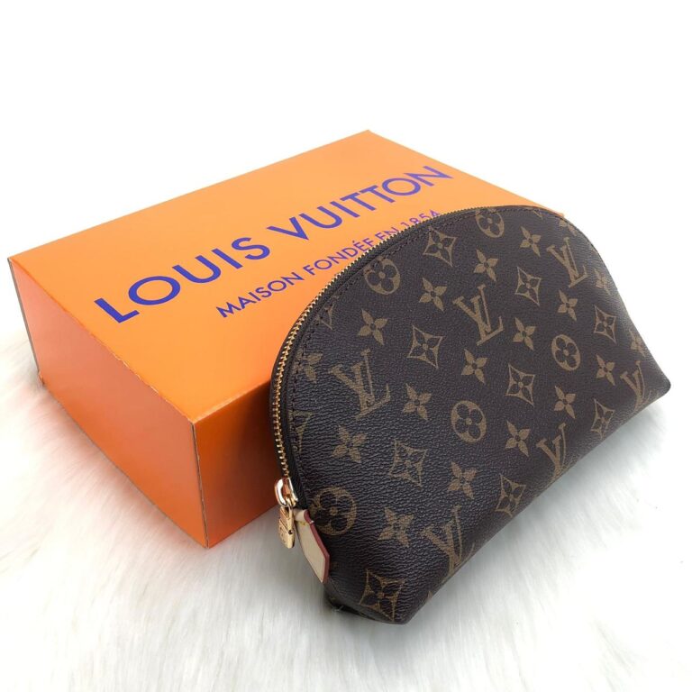 louis vuitton canta cosmetic pouch portfoy veya makyaj