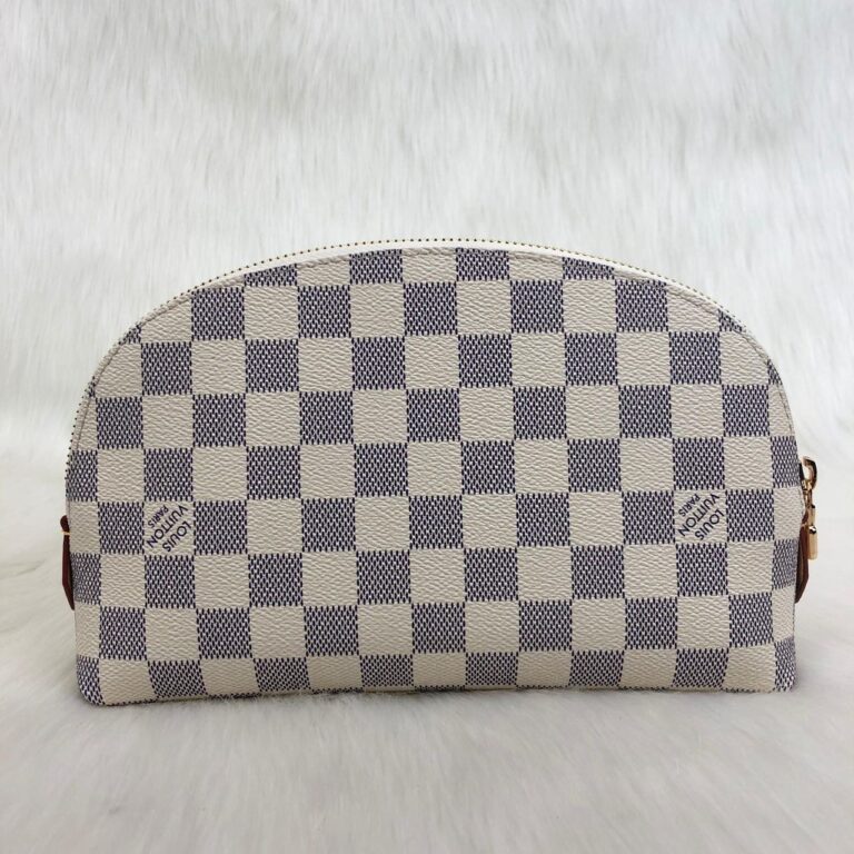louis vuitton canta damier beyaz cosmetic pouch portfoy veya makyaj