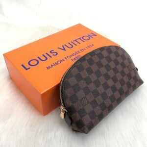louis vuitton canta damier kahve cosmetic pouch portfoy veya makyaj