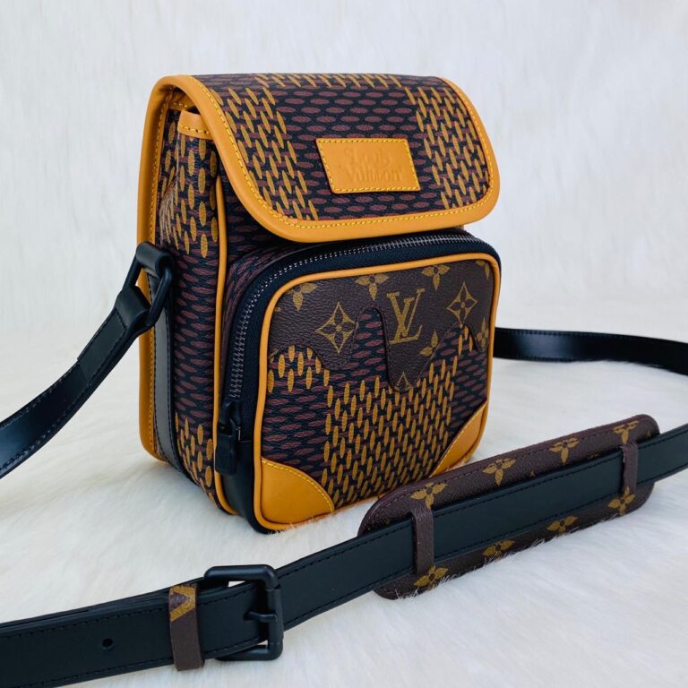 louis vuitton canta erkek amazone messenger 18x13x9