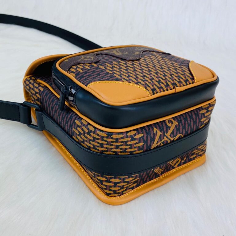 louis vuitton canta erkek amazone messenger 18x13x9