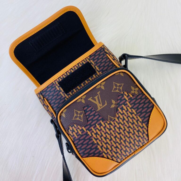 louis vuitton canta erkek amazone messenger 18x13x9