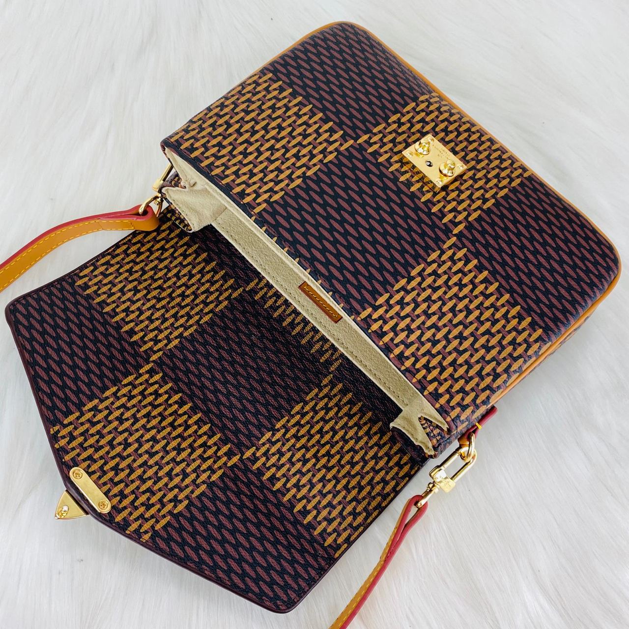 louis vuitton canta metis pochette 25x19 - CANTA NISANTASI