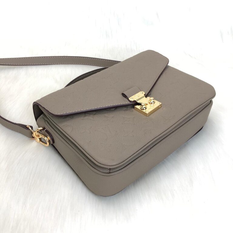 louis vuitton canta vizon metis pochette 25x19cm