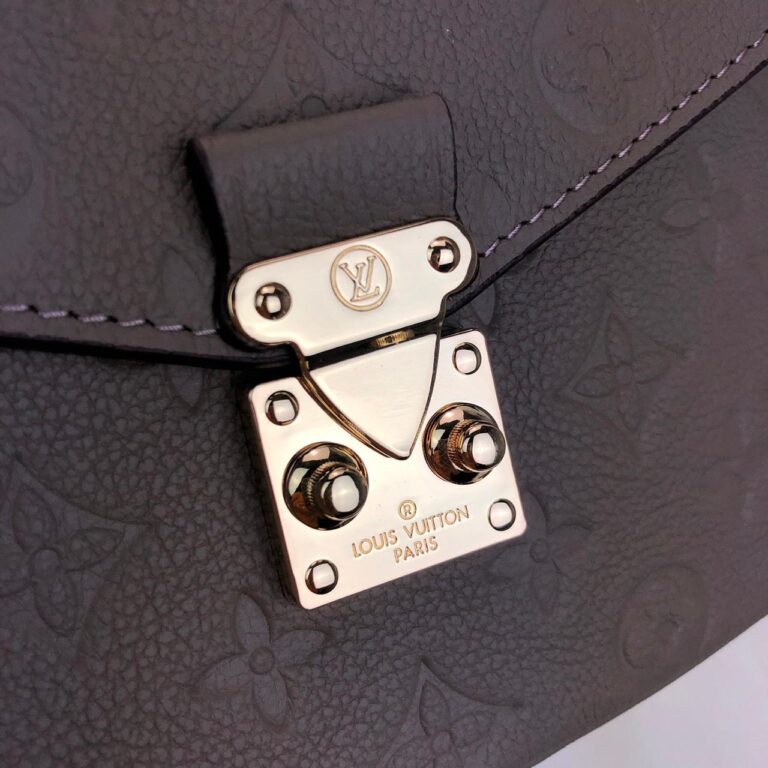 louis vuitton canta vizon metis pochette 25x19cm