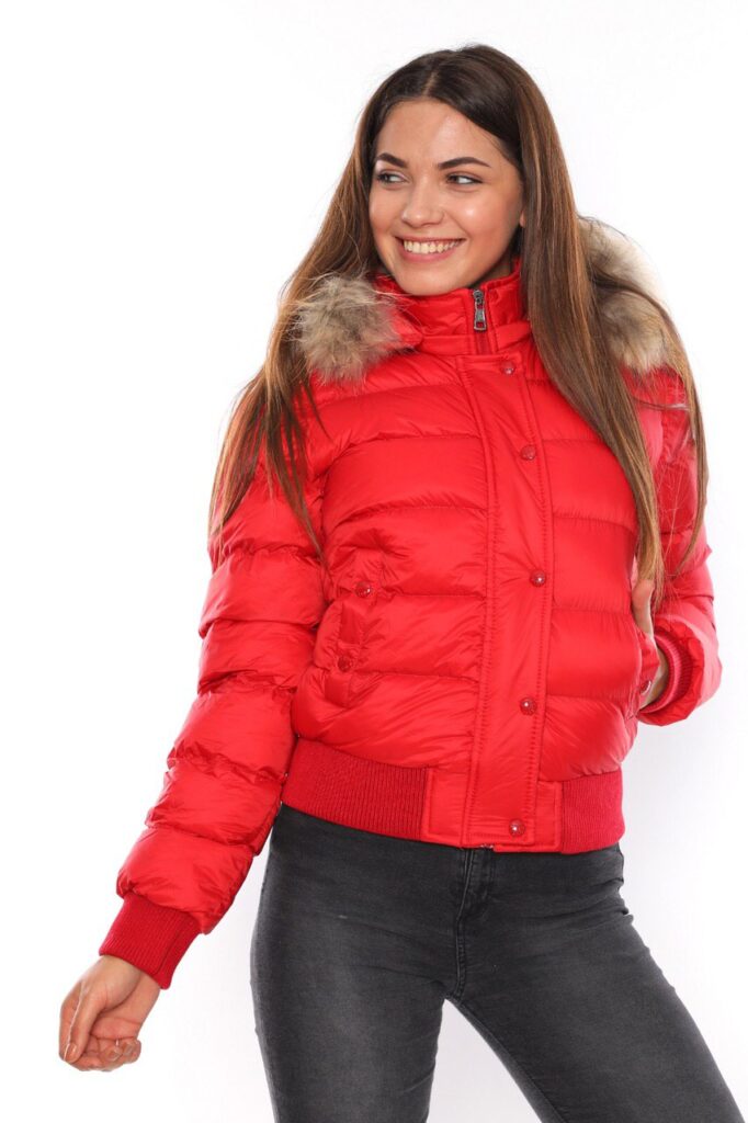moncler mont beli lastikli kirmizi mat yatay desen kapuson QR kod