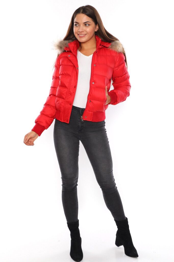 moncler mont beli lastikli kirmizi mat yatay desen kapuson QR kod
