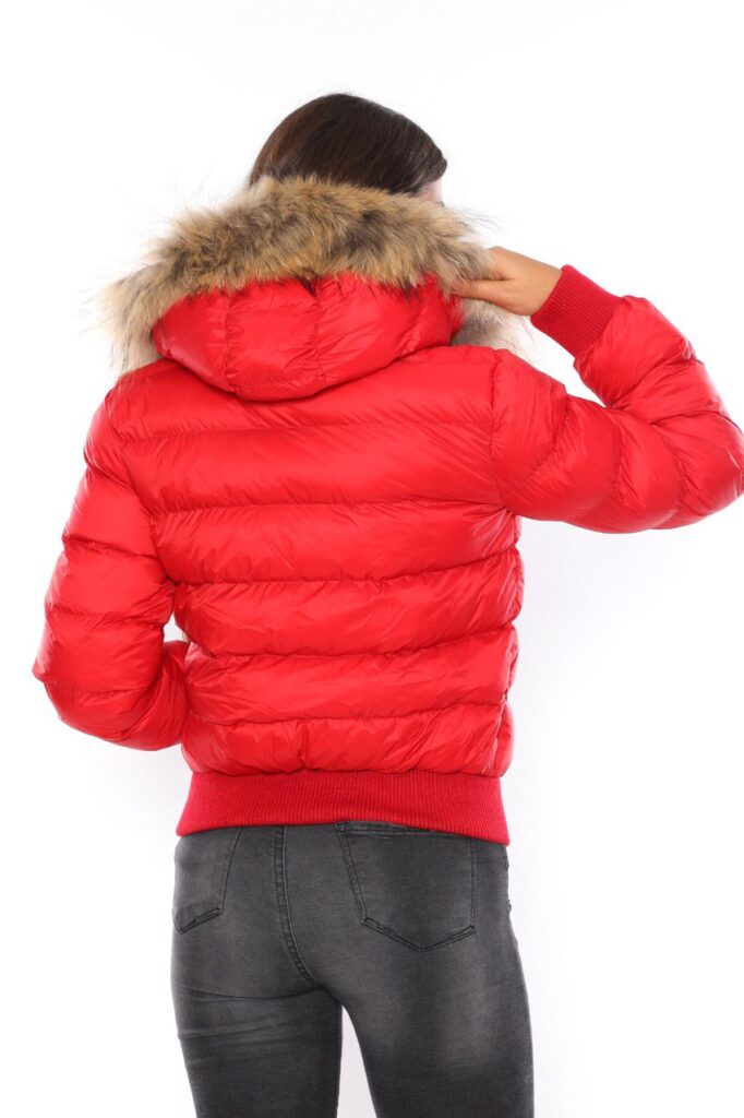 moncler mont beli lastikli kirmizi mat yatay desen kapuson QR kod