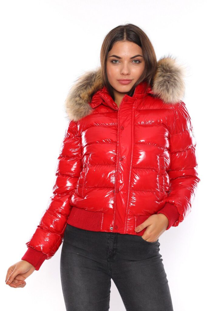 moncler mont beli lastikli kirmizi parlak yatay desen kapuson QR kod