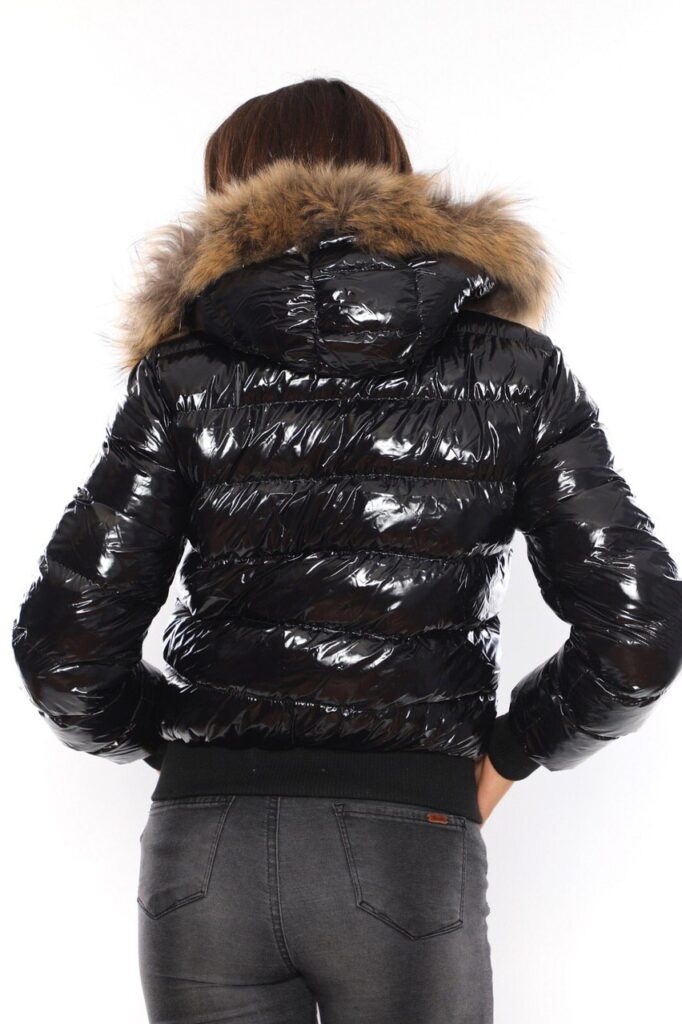 moncler mont beli lastikli siyah parlak yatay desen kapuson QR kod