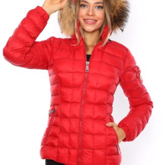 moncler mont kirmizi mat kapuson QR kod