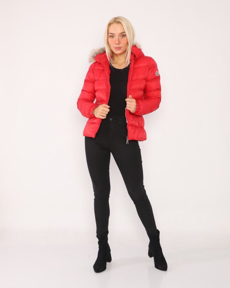 moncler mont kirmizi mat yatay desen kapuson QR kod