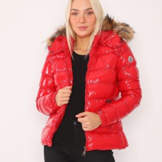 moncler mont kirmizi parlak yatay desen kapuson QR kod