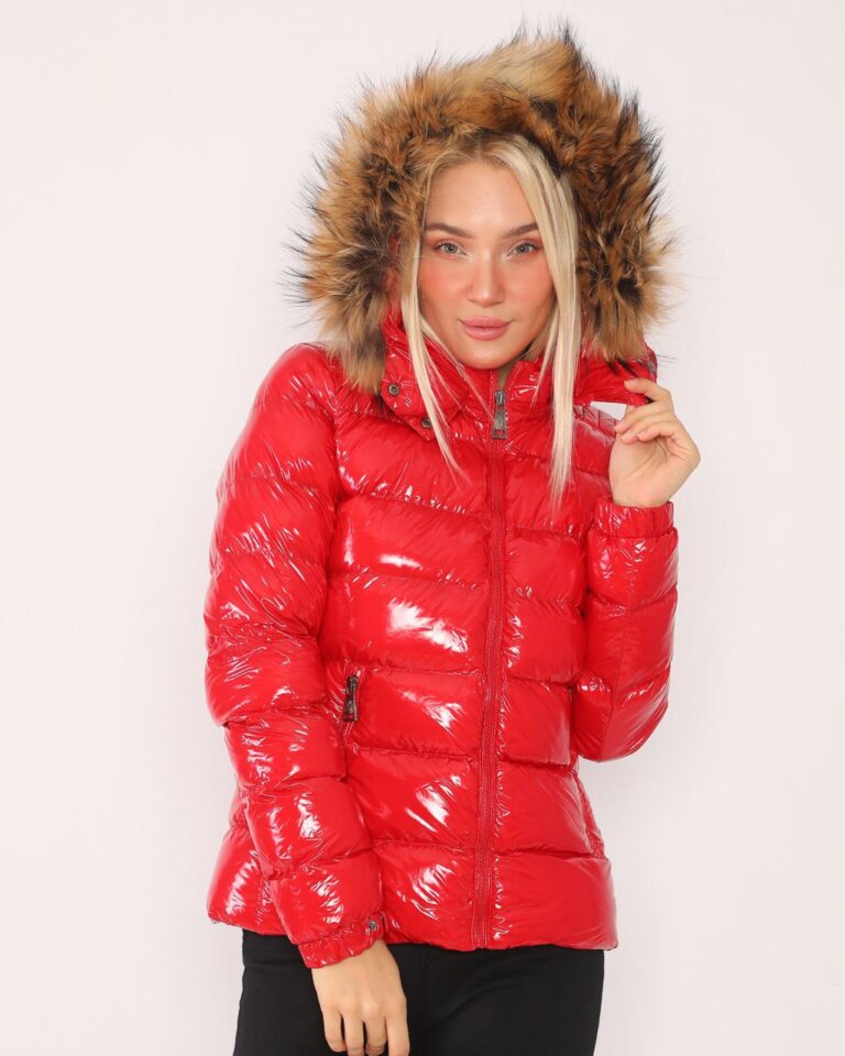 moncler mont kirmizi parlak yatay desen kapuson QR kod