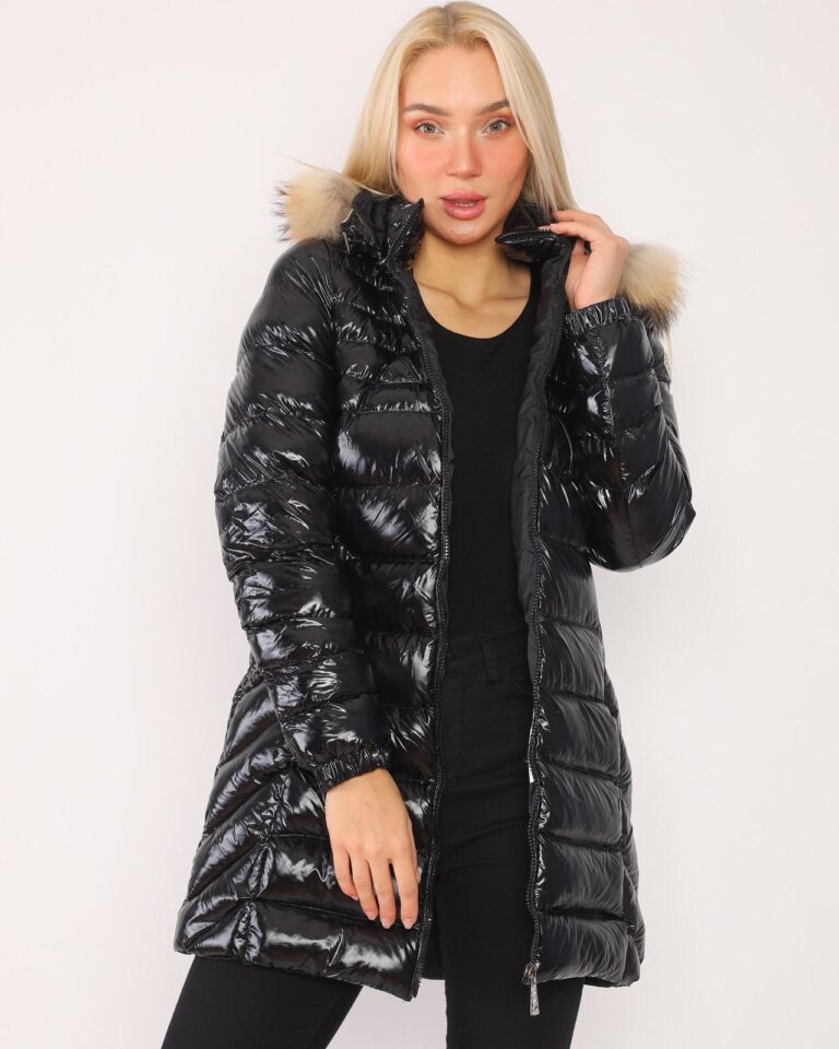 moncler mont parlak siyah uzun kapuson QR kod