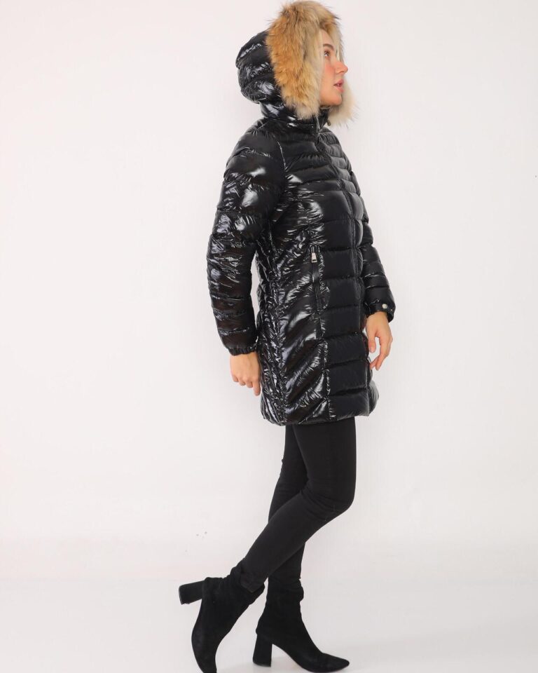moncler mont parlak siyah uzun kapuson QR kod