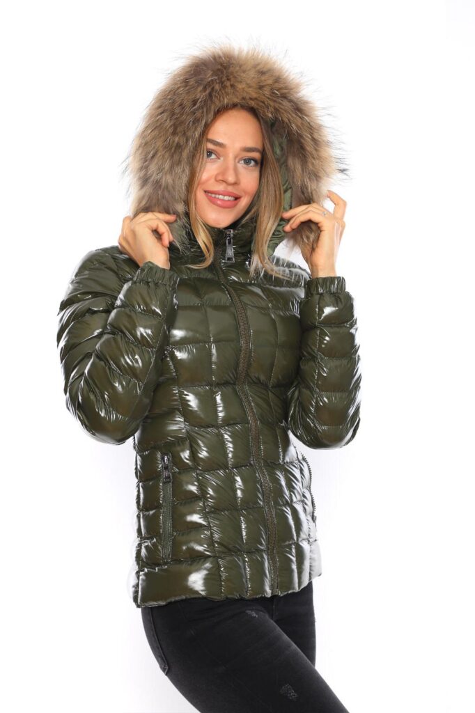 moncler mont parlak yesil haki QR kod