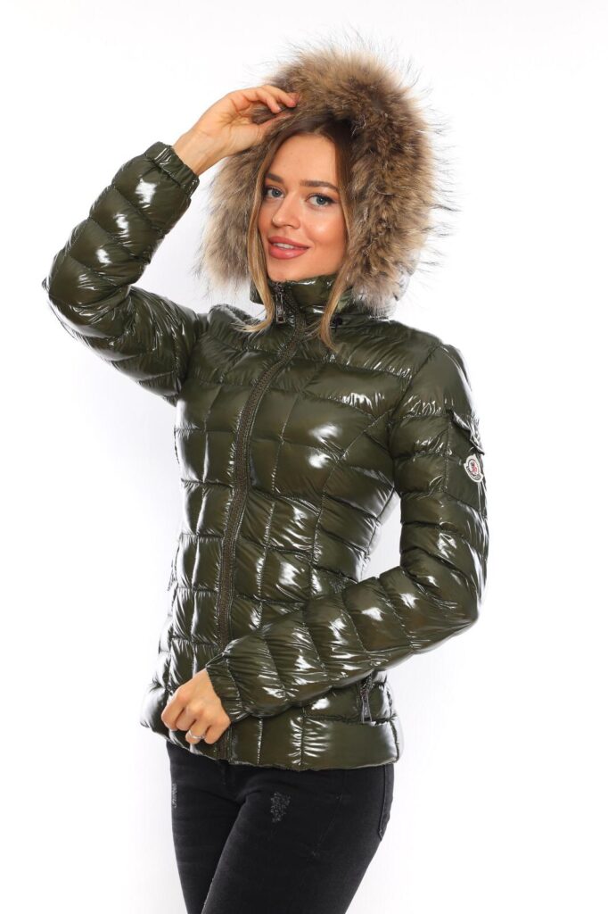 moncler mont parlak yesil haki QR kod