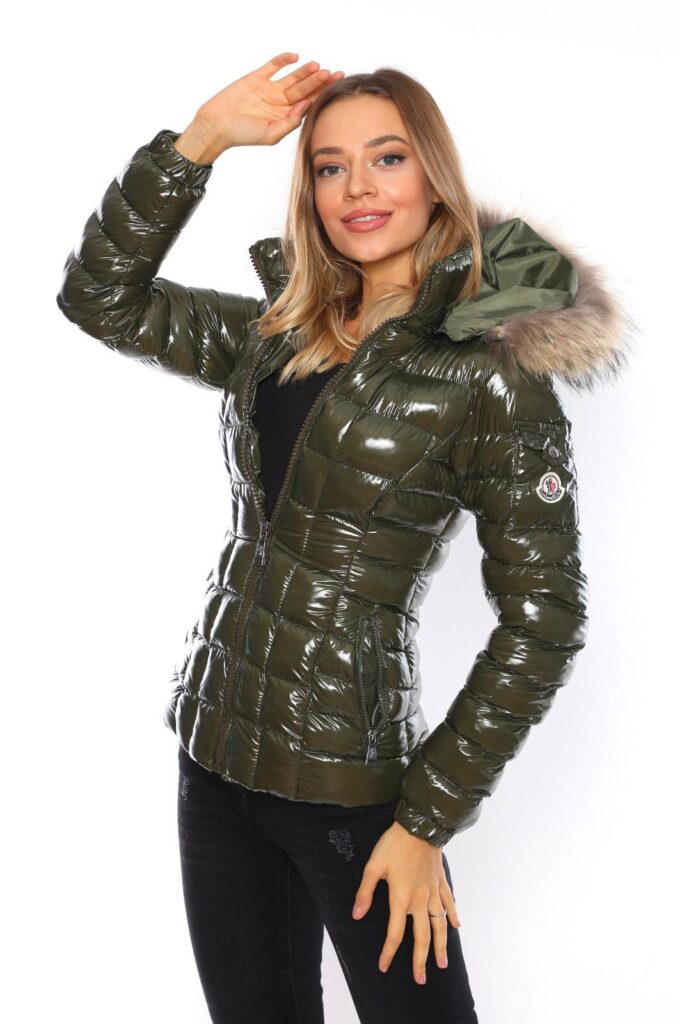moncler mont parlak yesil haki QR kod