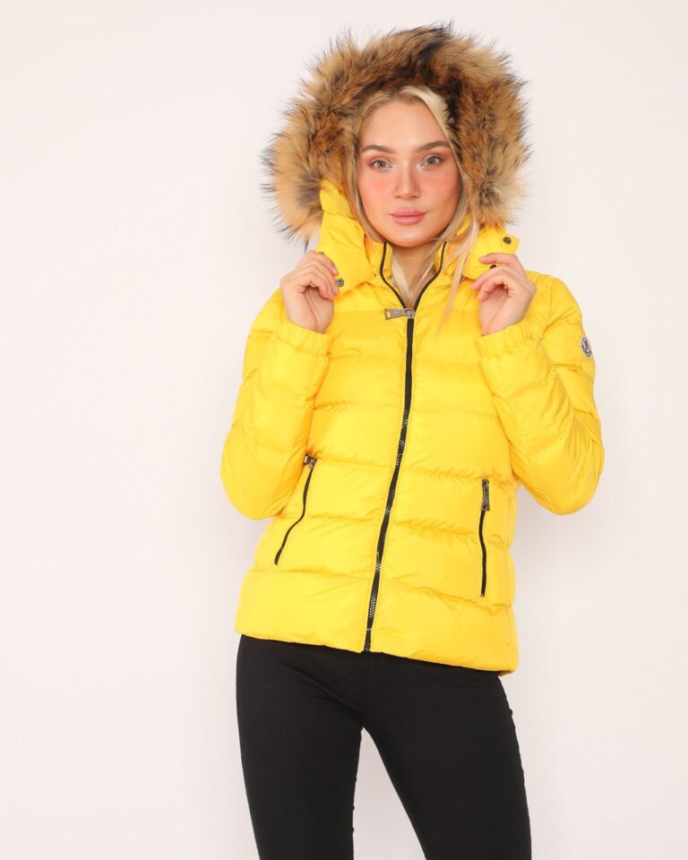 moncler mont sari yatay desen kapuson QR kod
