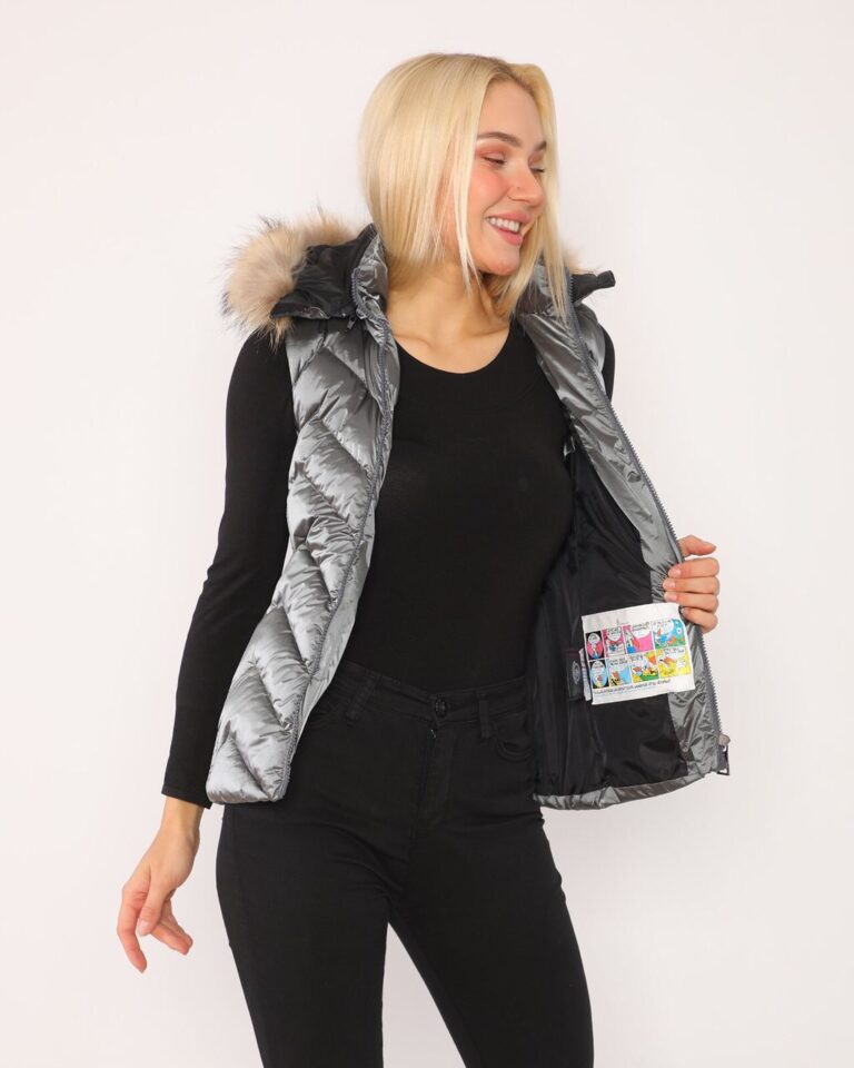 moncler yelek gri zigzag desen kapuson QR kod